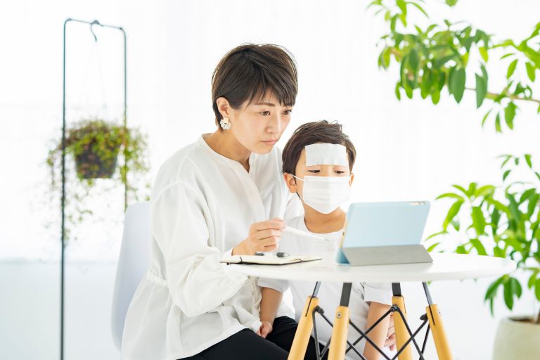 アメリカの医療体制とワクチン政策が映し出す社会的課題と公平性への挑戦